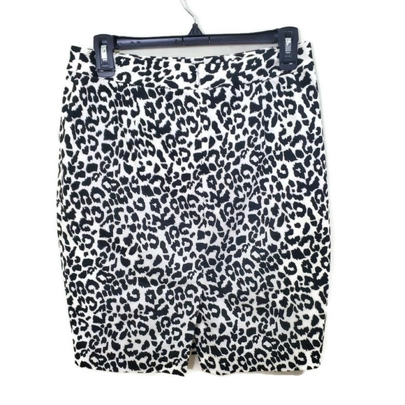 Ann Taylor Leopard Print Mini Skirt Size 6P - Picture 3 of 8